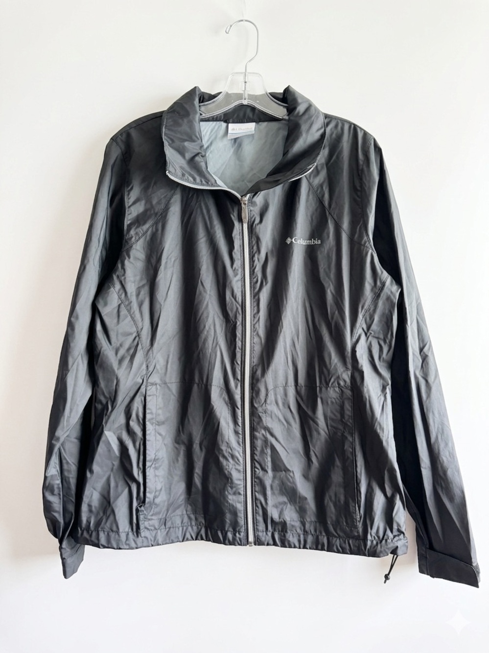 Columbia Women’s Black Full-Zip Windbreaker